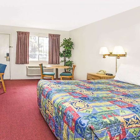 Knights Inn Aurora Chambre photo