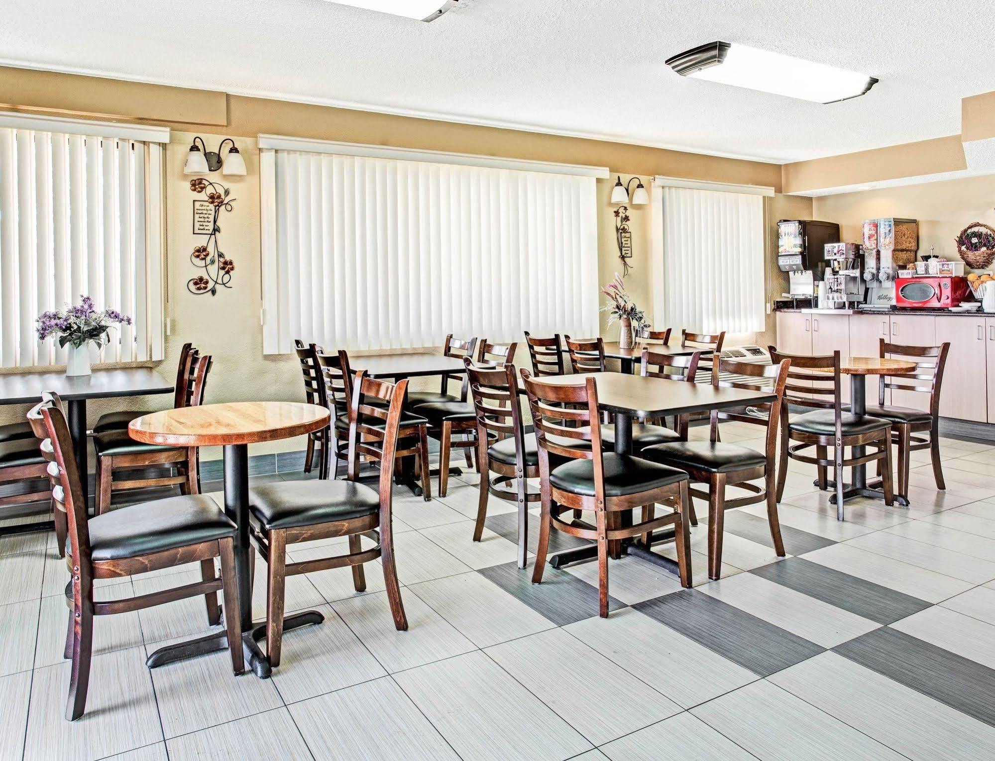 Knights Inn Aurora Extérieur photo