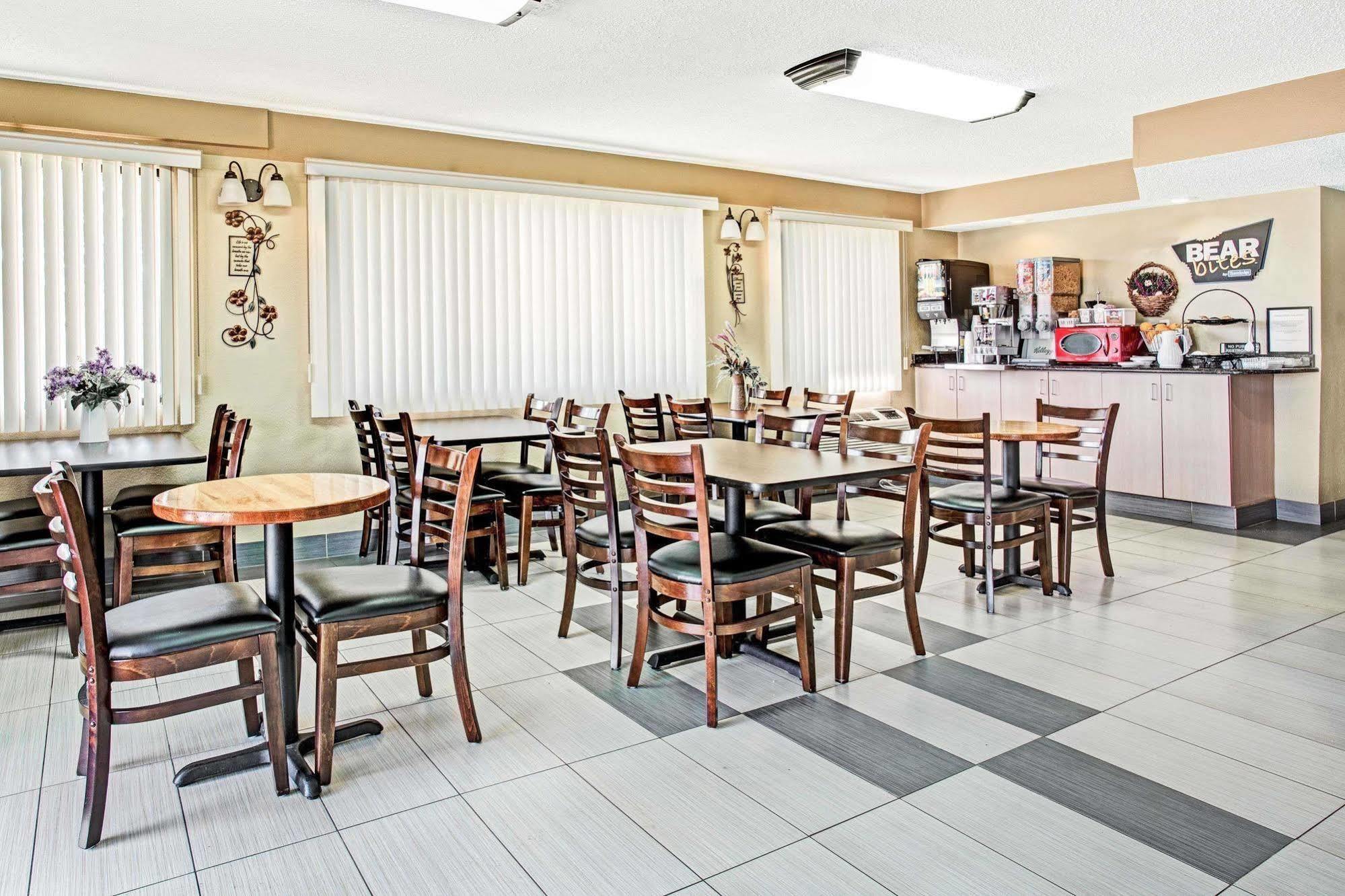 Knights Inn Aurora Extérieur photo