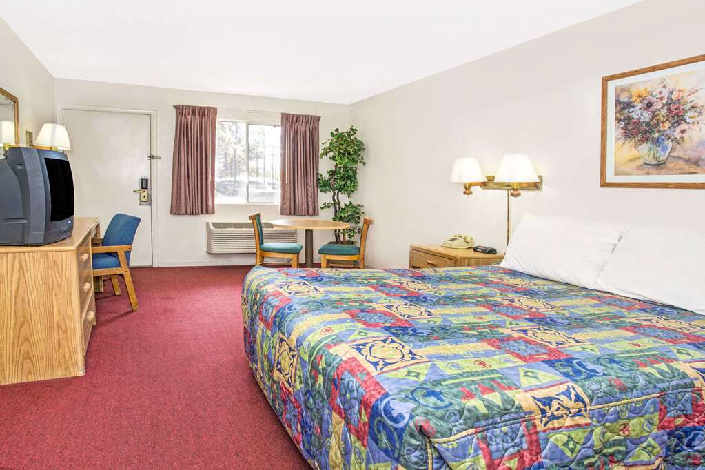 Knights Inn Aurora Chambre photo